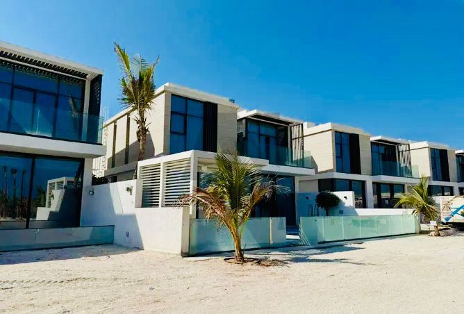 EXCLUSIVE 5 BR LUXURIOUS PRIVATE BEACH FRONT