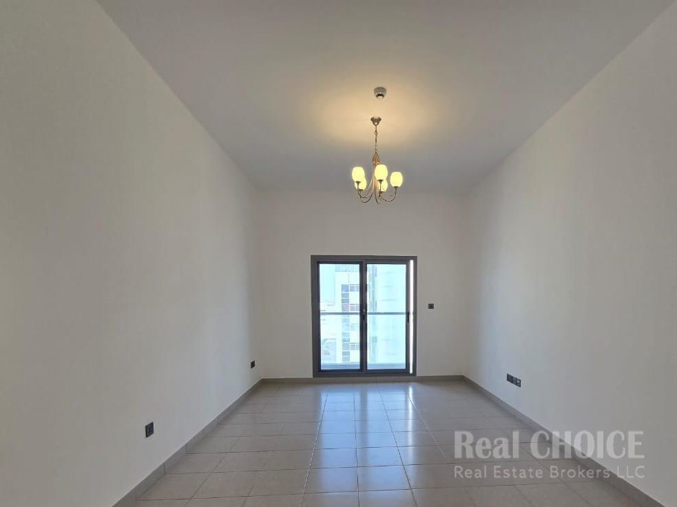 Spacious|Near Metro|Vacant and Ready to Move in