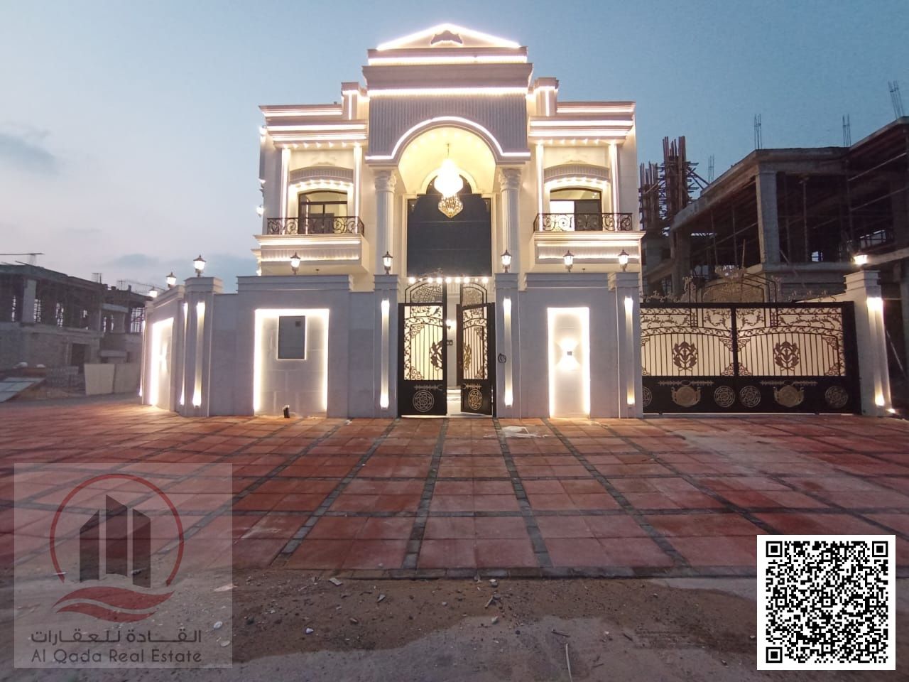 For sale, a corner villa with a classic design, 5 rooms, including registration fees.