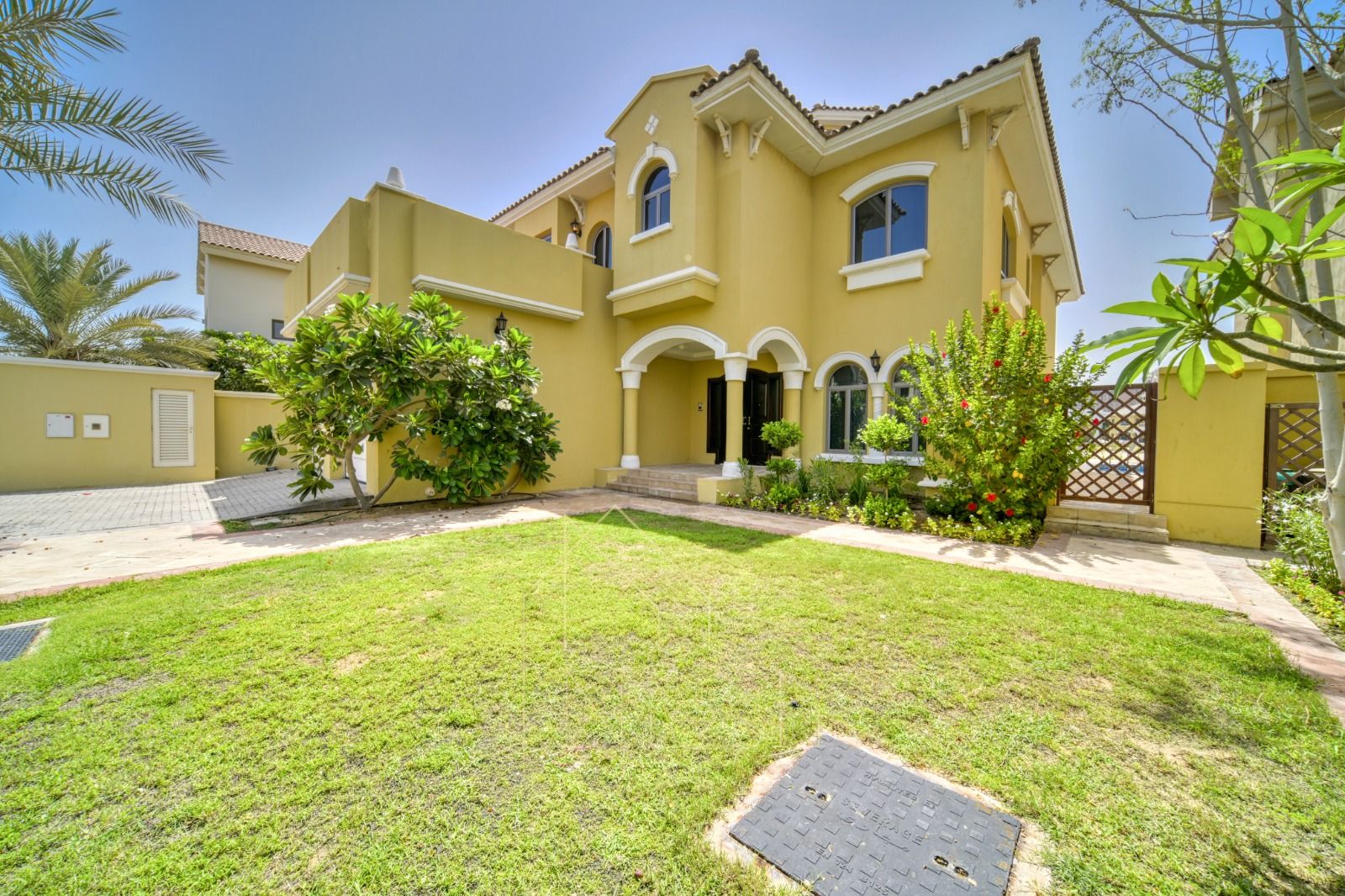 Fully Furnished 5 Bed Frond C Mid No. - Amazing - Must View & Decide