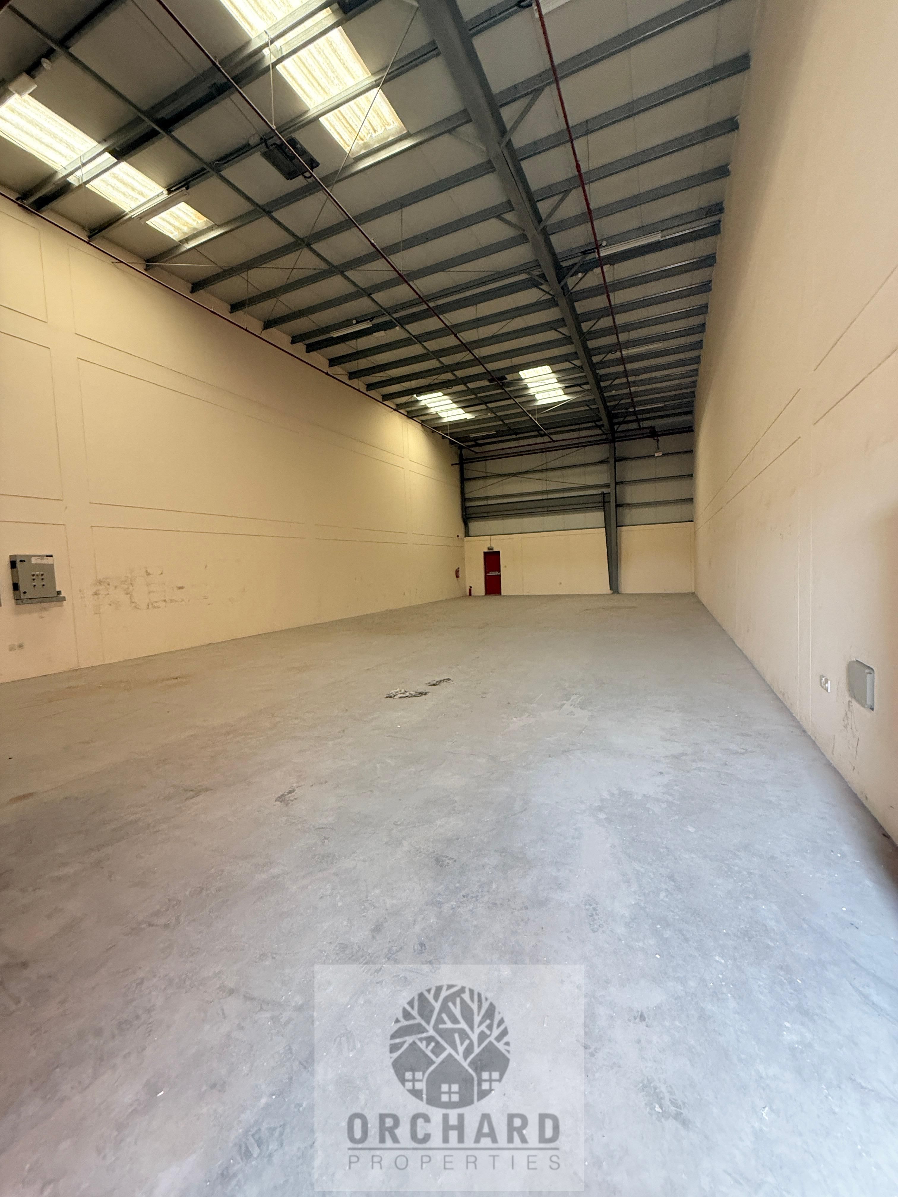 Good location/On main road/2550Sqft/10Kw Power/10.5Hight/Attached washroom/Rent 155,000 Aed/Brand new warehouse /good for storage