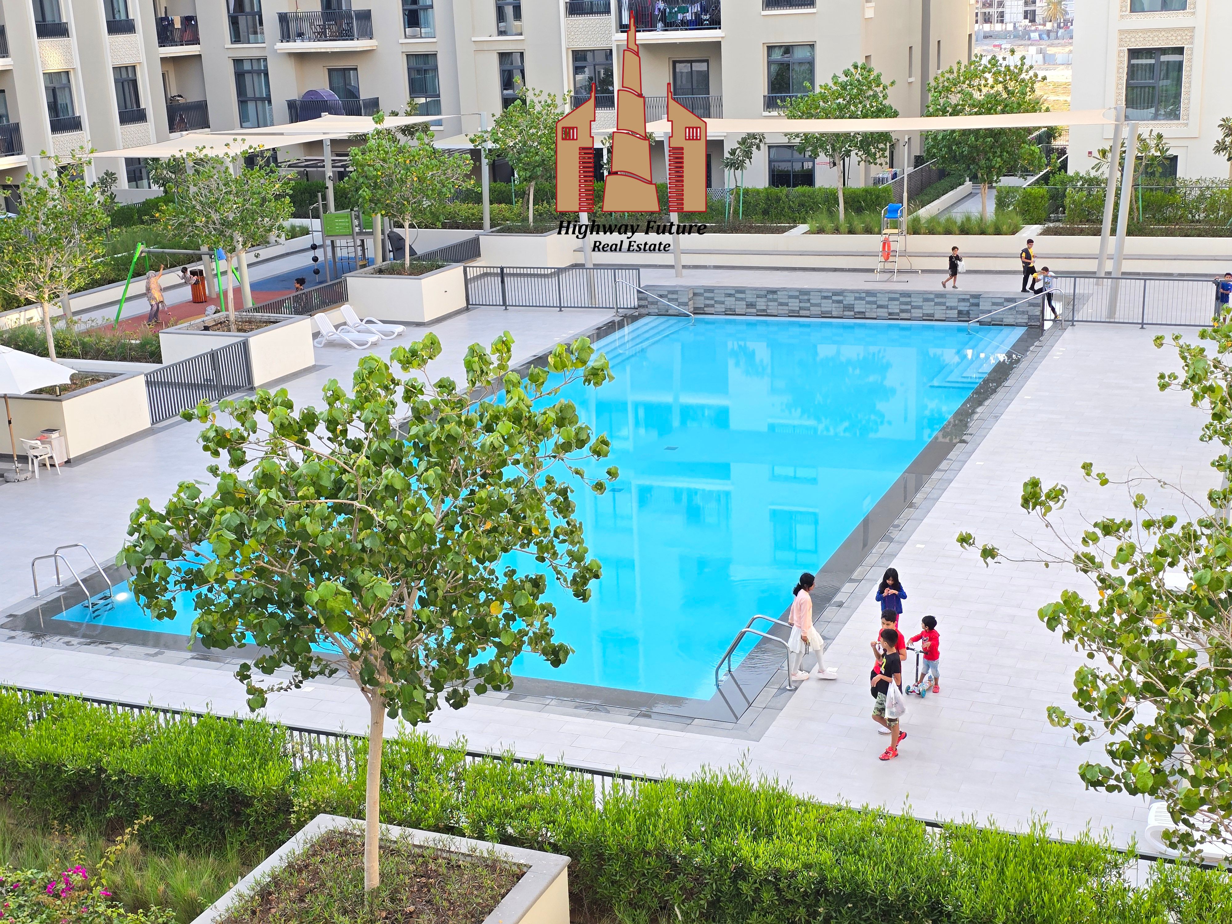 Pool View | Luxurious 3-BR | All Amenities |
