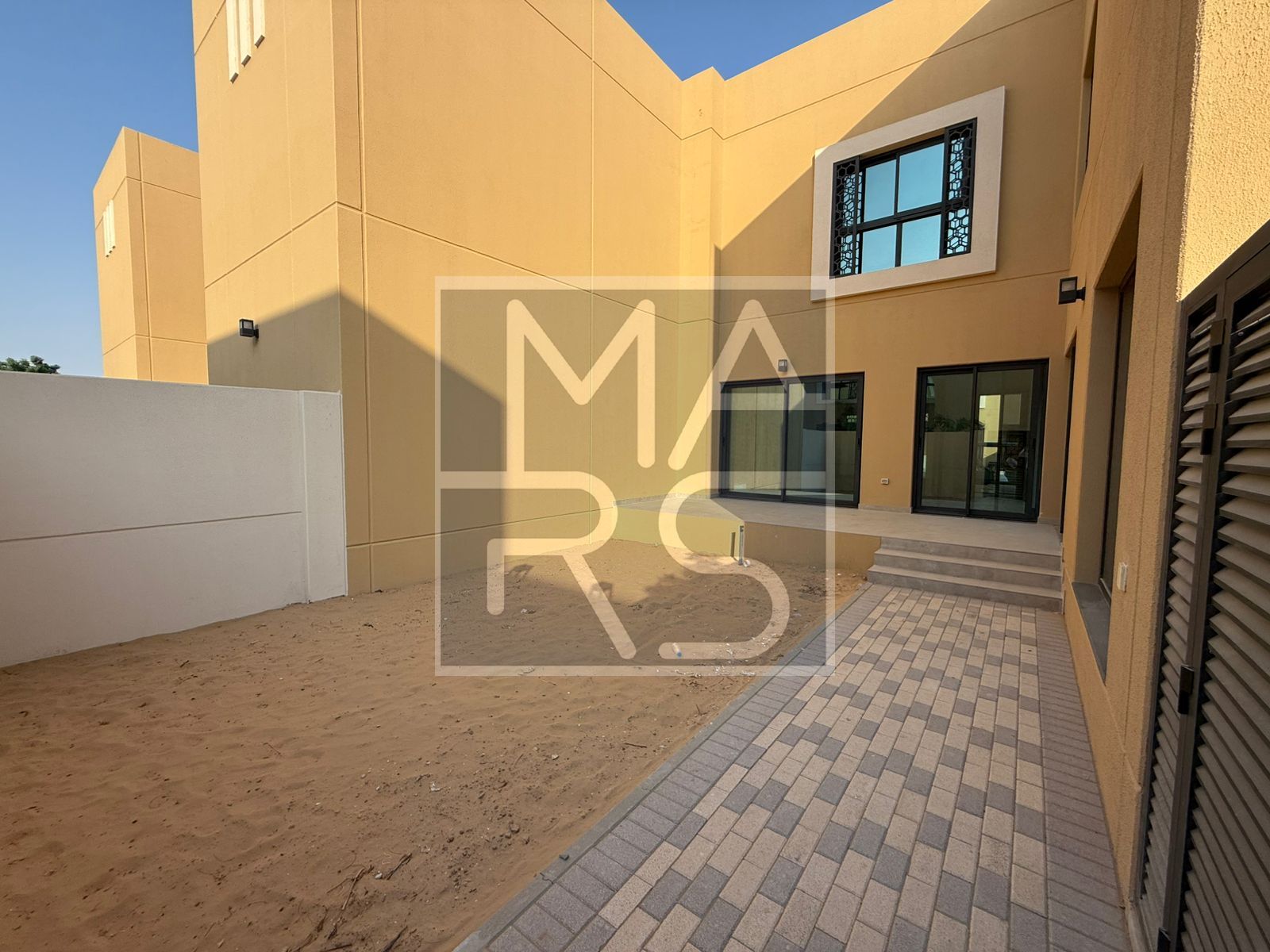 Luxurious 3 bedroom townhouse in ssc for rent just in 120k