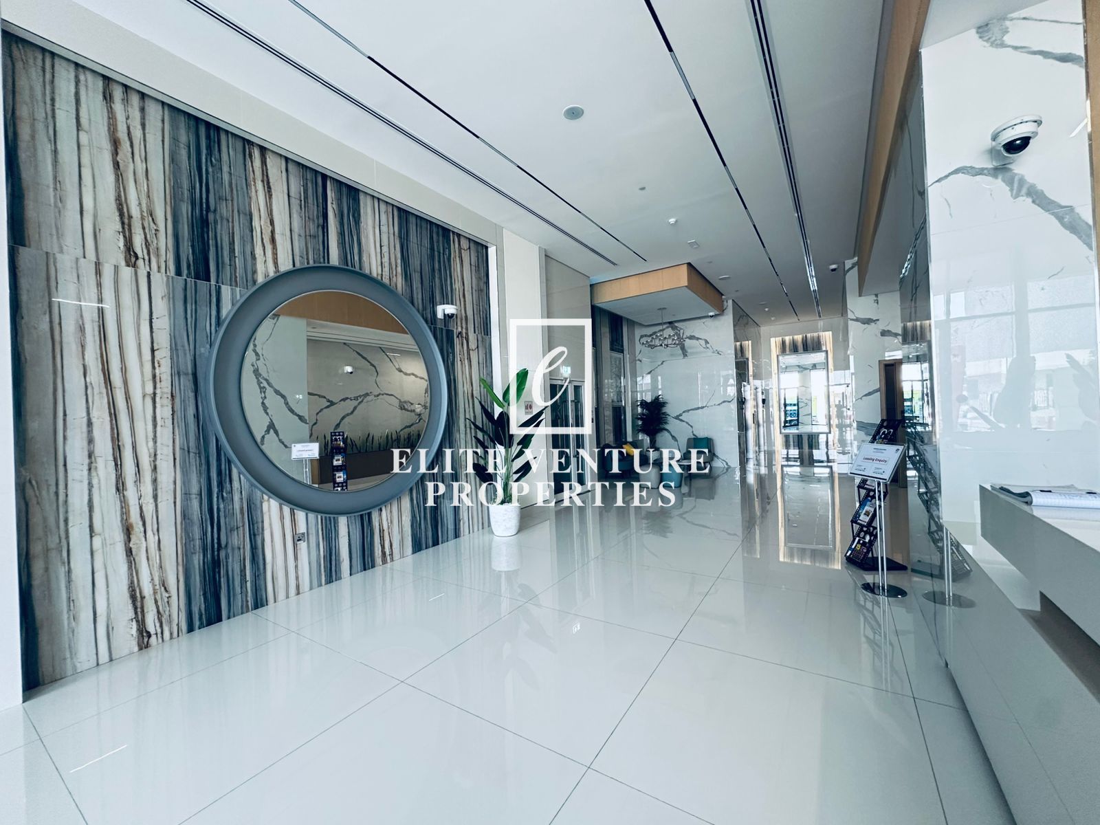 VACANT | PRIME LOCATION | SPACIOUS |