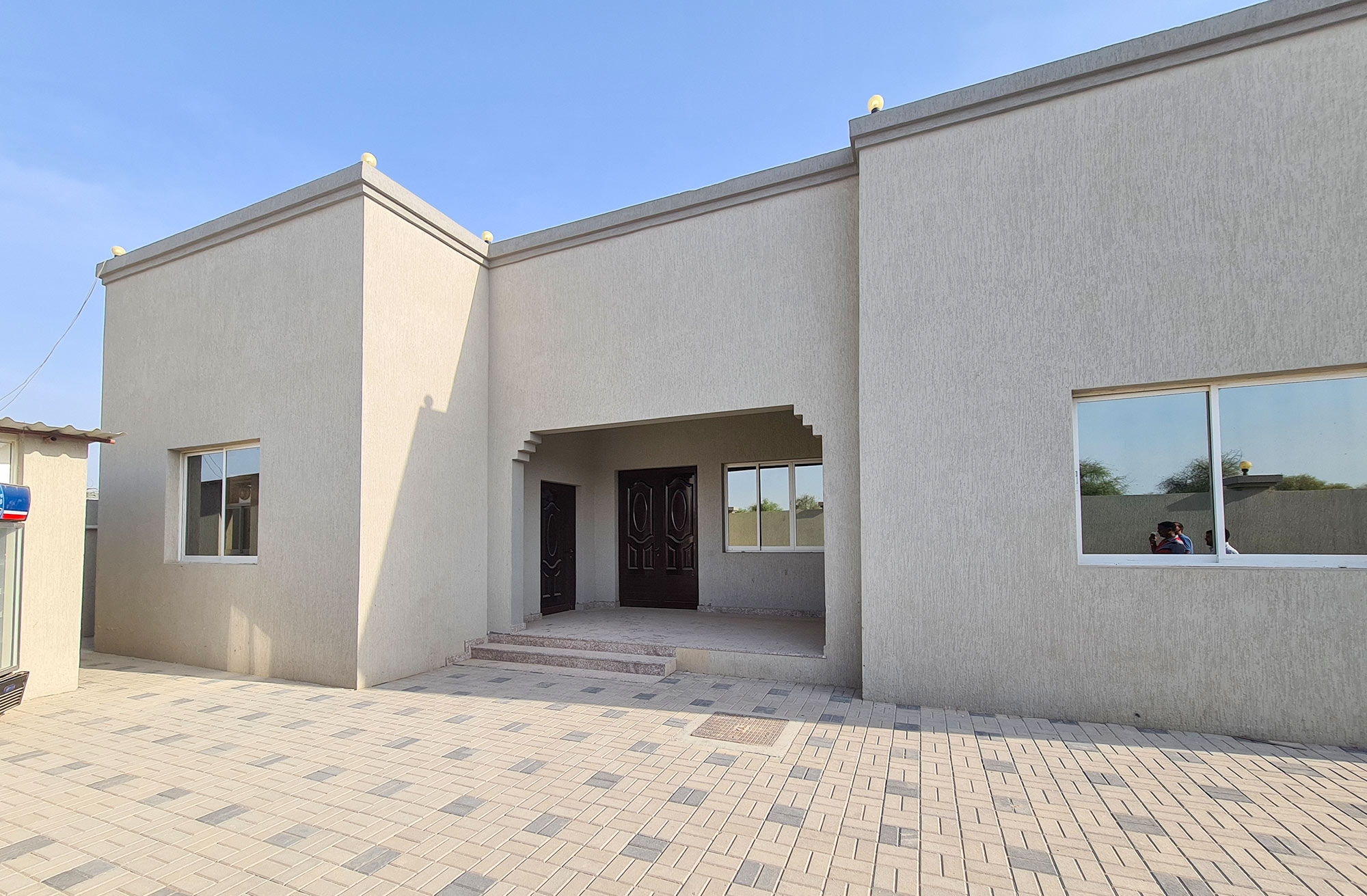 Huge 8 BR + Maid Villa - beside Saqr Park