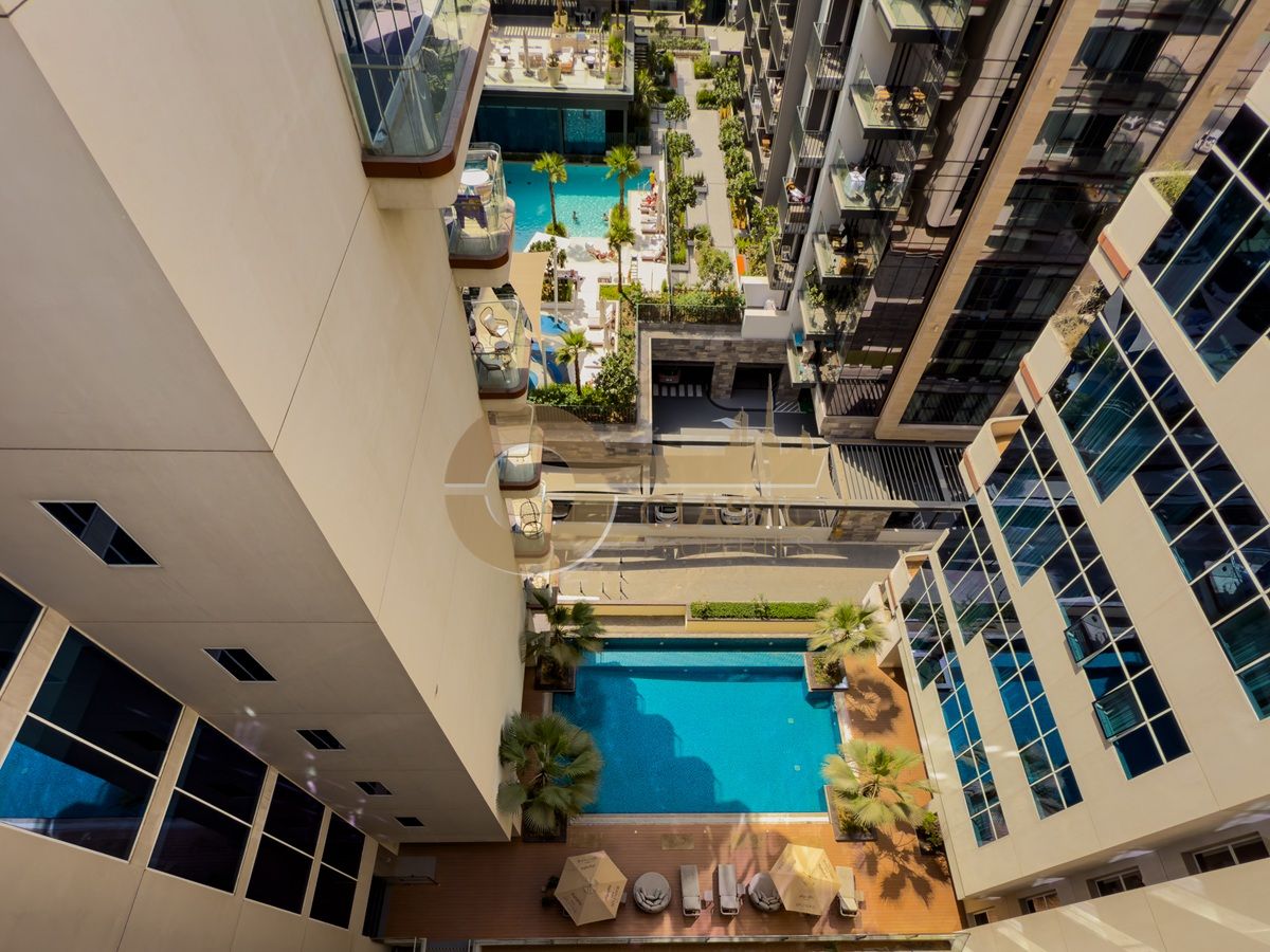 NEGOTIABLE | BRIGHT | POOL and GREEN VISTA VIEW