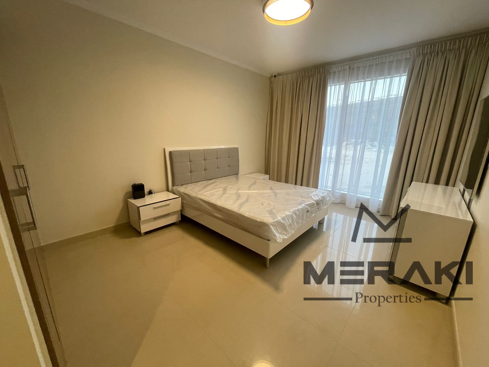 2-bedrooms apartment with an open view, offered with no additional profit.