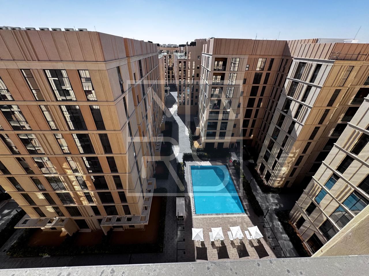 Elegant 3BHK Apartment with Maid’s Room & Panoramic Views