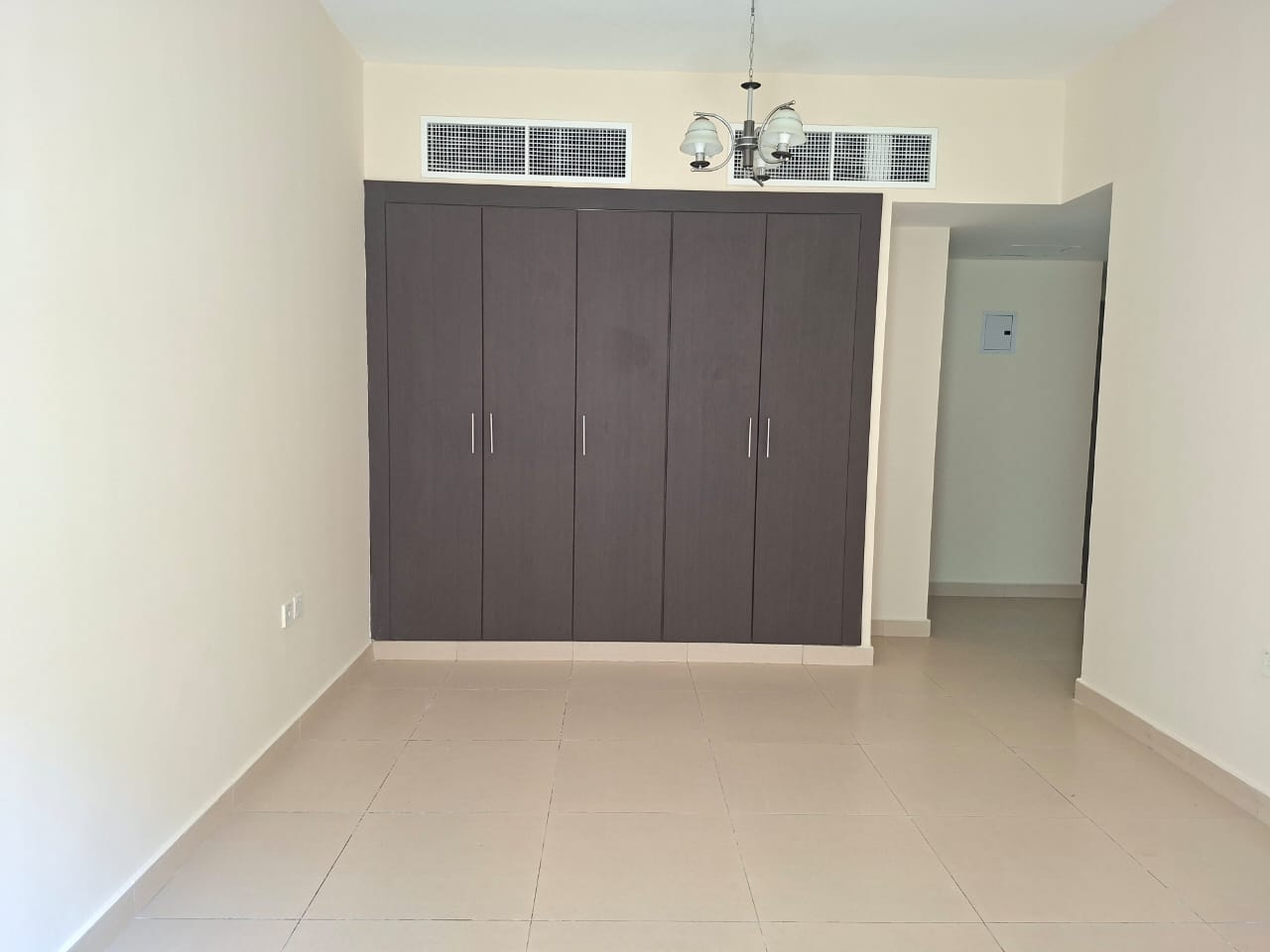 Like brand new building Muwaileh Commercial sharja 1bhk with balcony 2 washroom with master room with waldrop no deposit 6chq possible