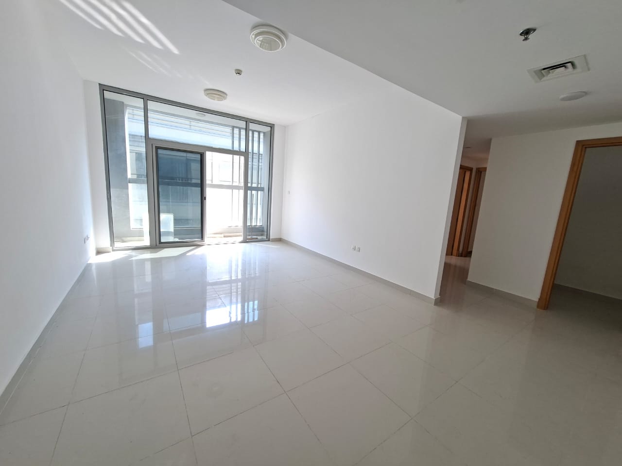 Like brand new building Muwaileh Commercial sharja 2bhk with balcony parking waldrop 3wachroom prim location sharja Muwaileh