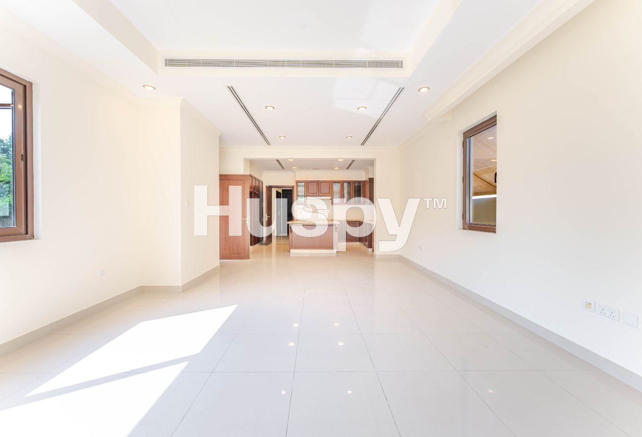 Single Row | Vacant | Private Garden