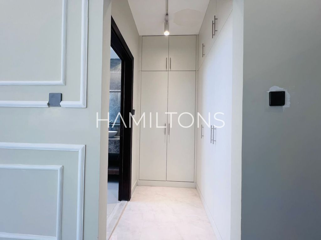 High-Quality Finish | Contemporary Living