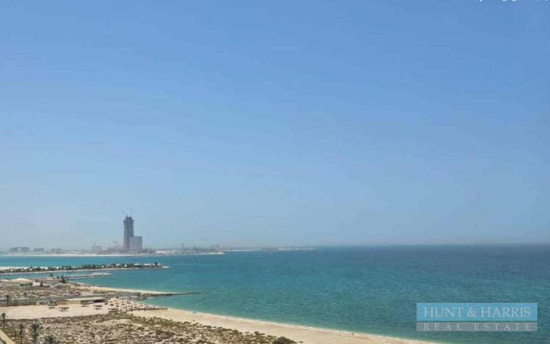 Beachfront - 1 Bedroom for Sale in Al Hamra Village - Semi-Furnished