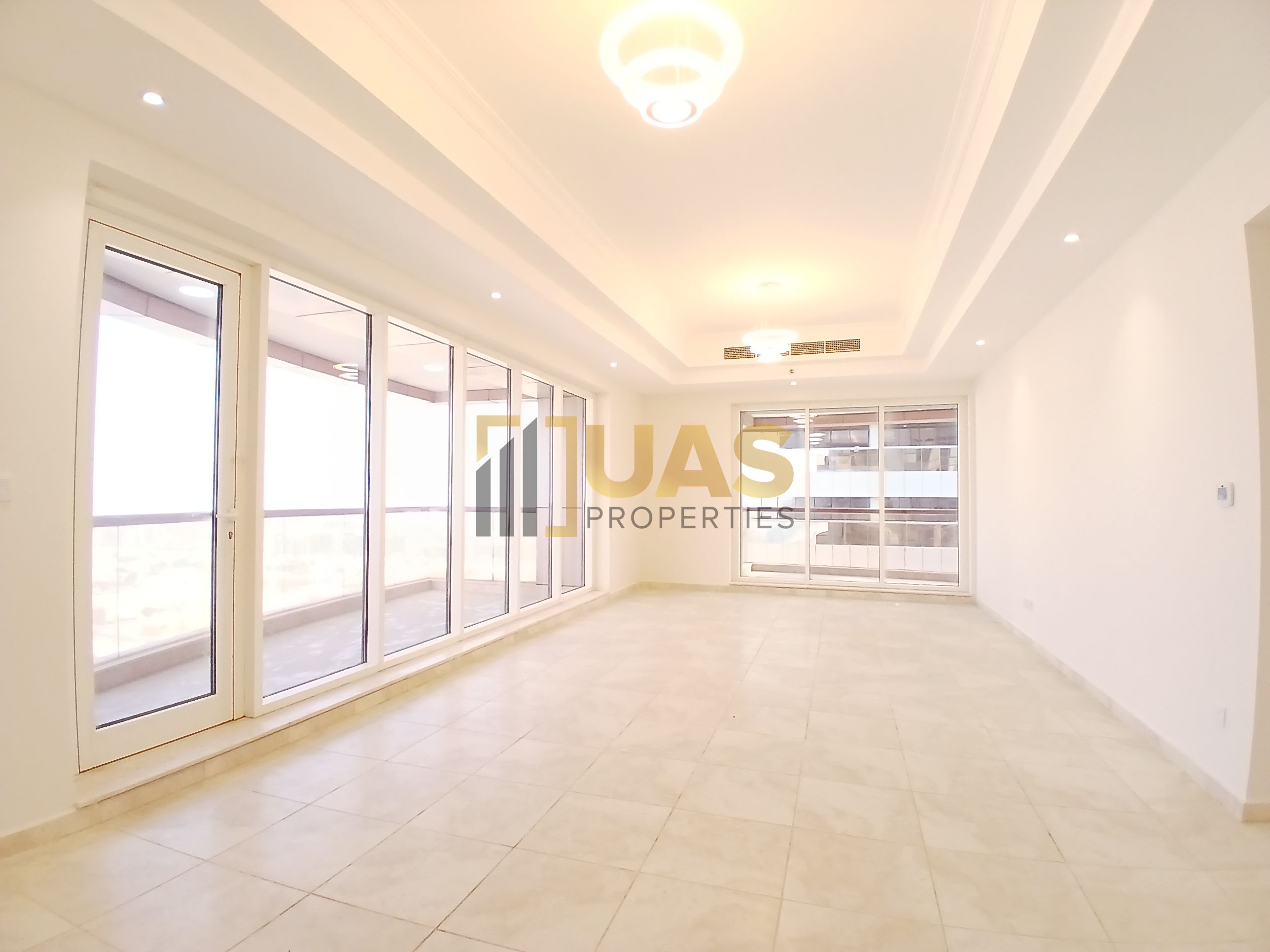 Book Now ! Luxury 3BHK Apartment | Bright And Elegant | Huge Balcony