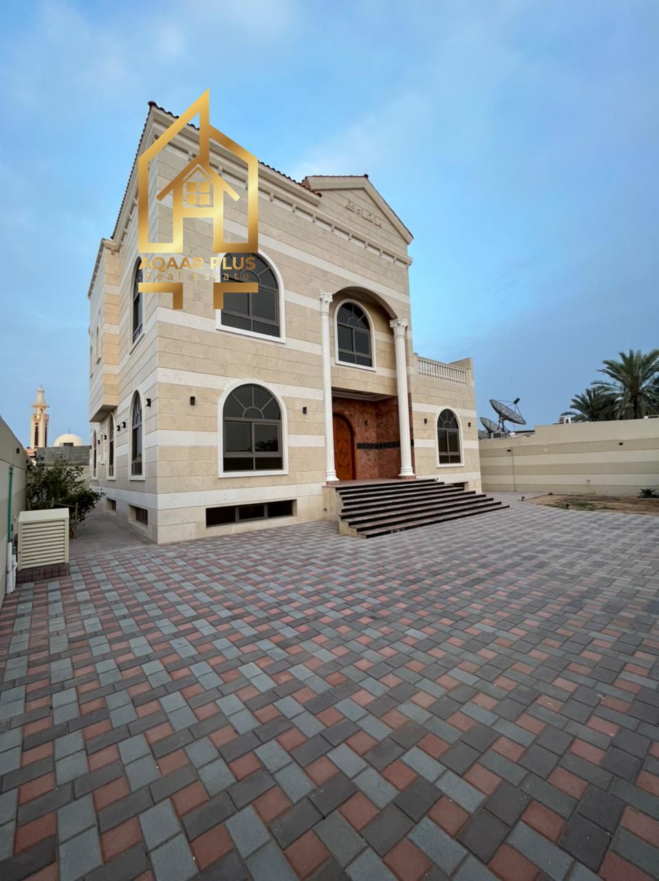 For sale, a first-inhabitant villa in the Al Ramla area of Sharjah, super deluxe finishingg.