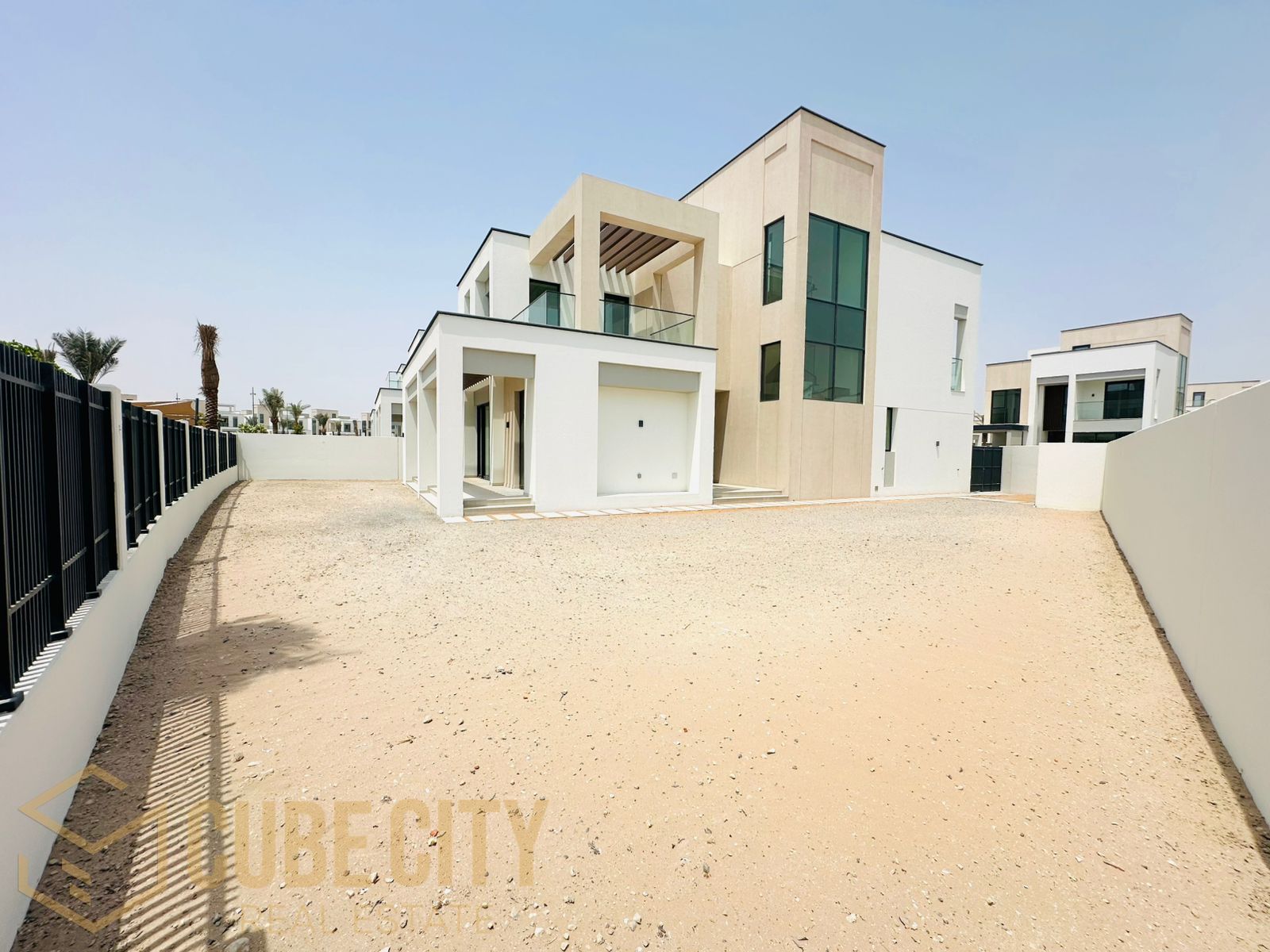 Large Corner Plot | Brand New Villa | Vacant