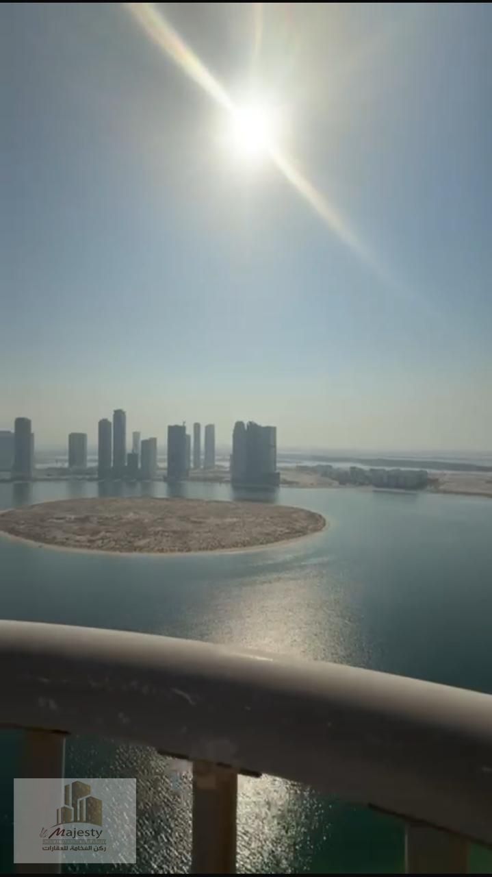 For sale: an apartment with a unique view fully overlooking Al Khan Lake in the Emirate of Sharjah