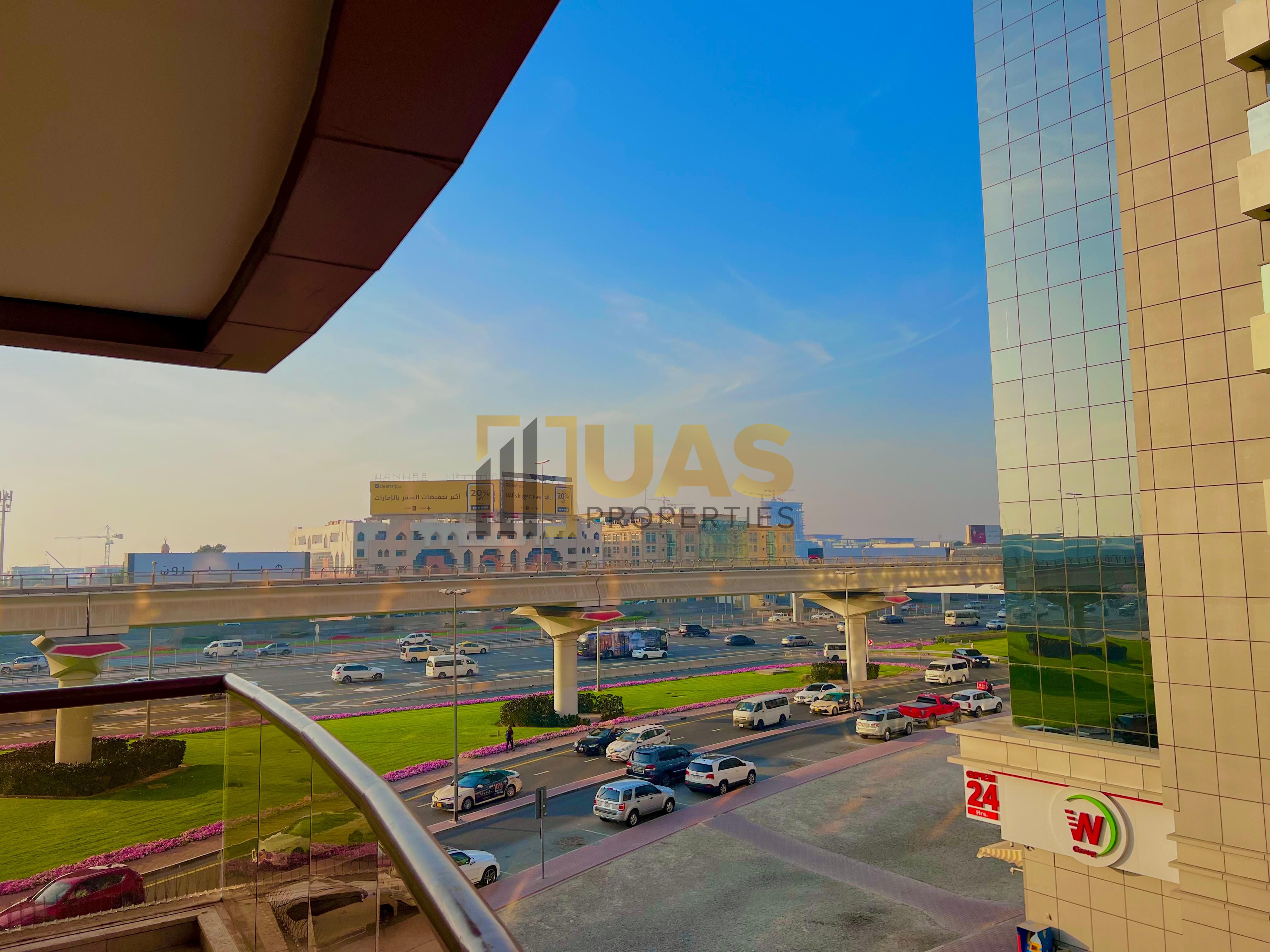 Spacious 3bhk+miad room+1 months free +chiller free