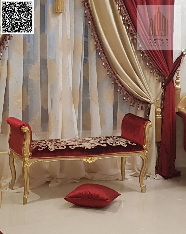Large hotel apartment for sale in an excellent location