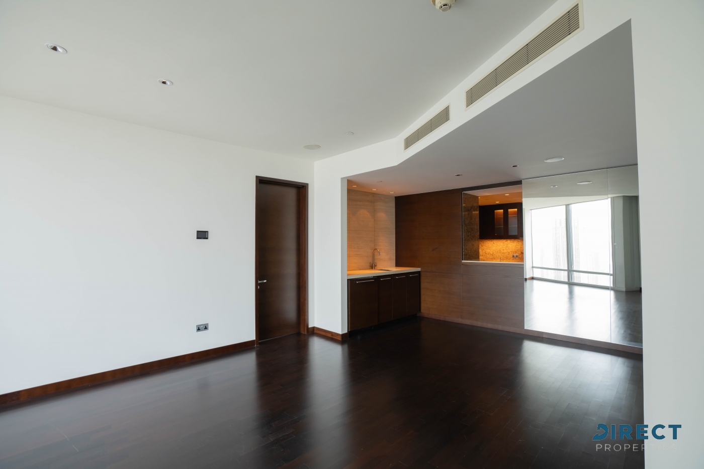 Stunning Lake Views | Prime Address | Large Unit