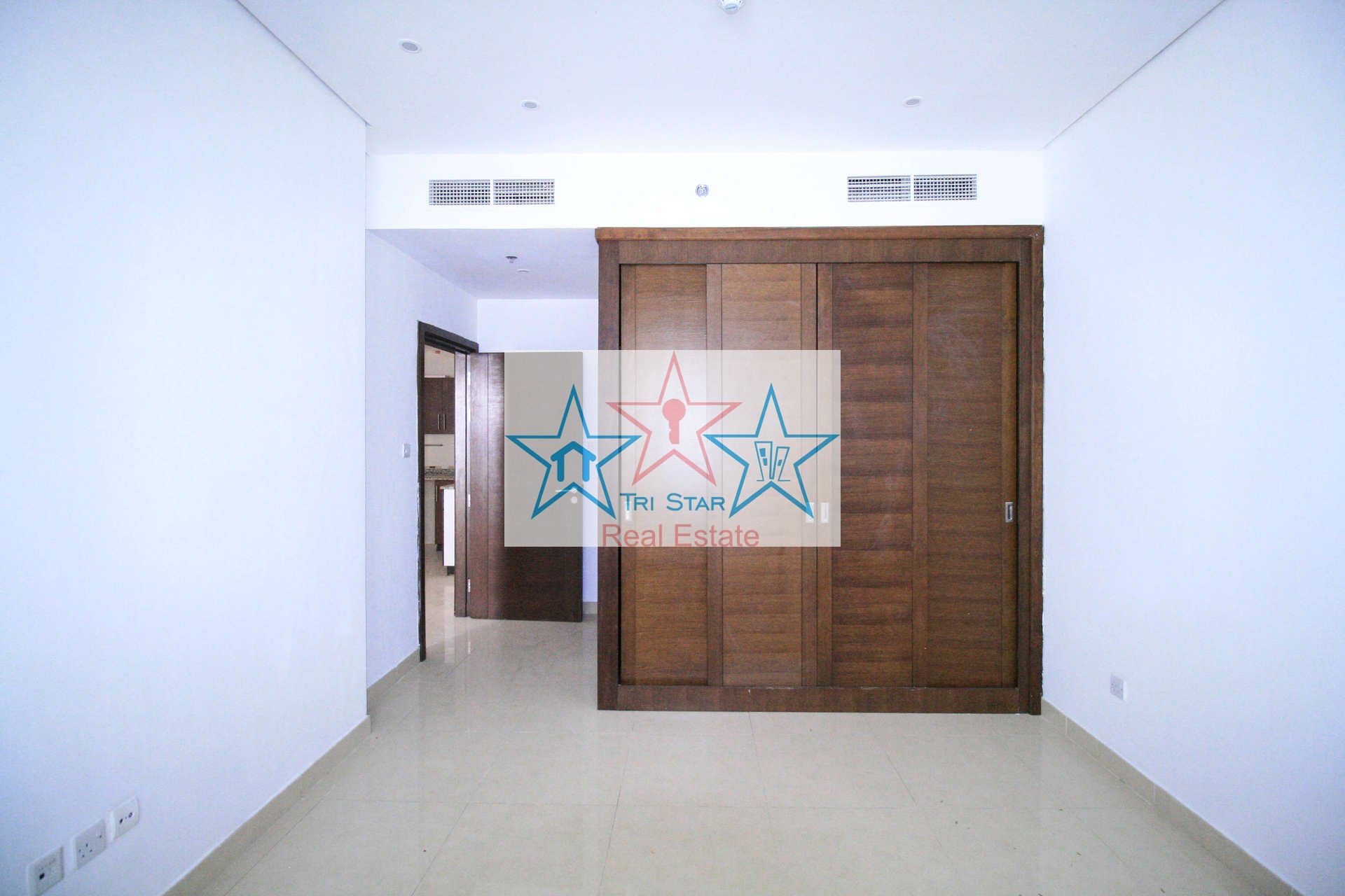 SPACIOUS 3 BEDROOM MAID LIVING LEGENDS GOLF VIEW