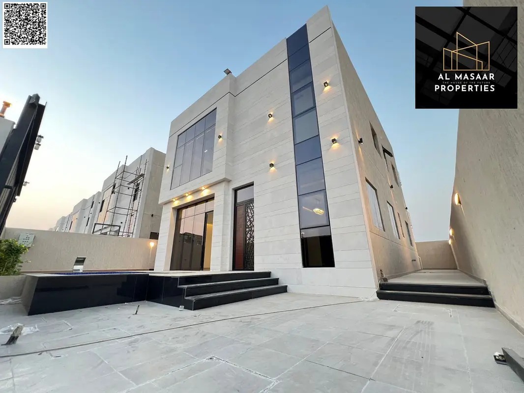 Opportunity to own a luxurious villa with a swimming pool at a special price, including registration fees.