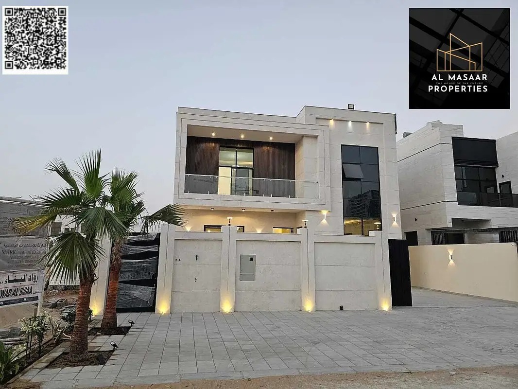 Luxury villa, land area 4100 feet, 5 master bedrooms with a large garden, excellent location behind Al Watan University, freehold for all nationalitie