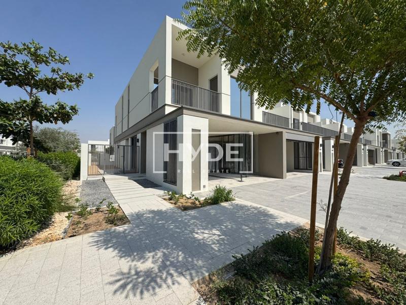 4 Bedrooms | Corner Unit | Aura Gardens