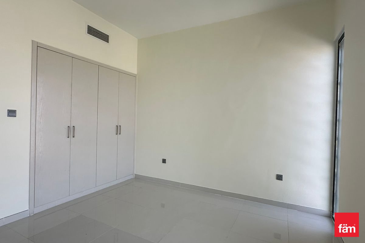 Amazing Amenities, Spacious Layout !
