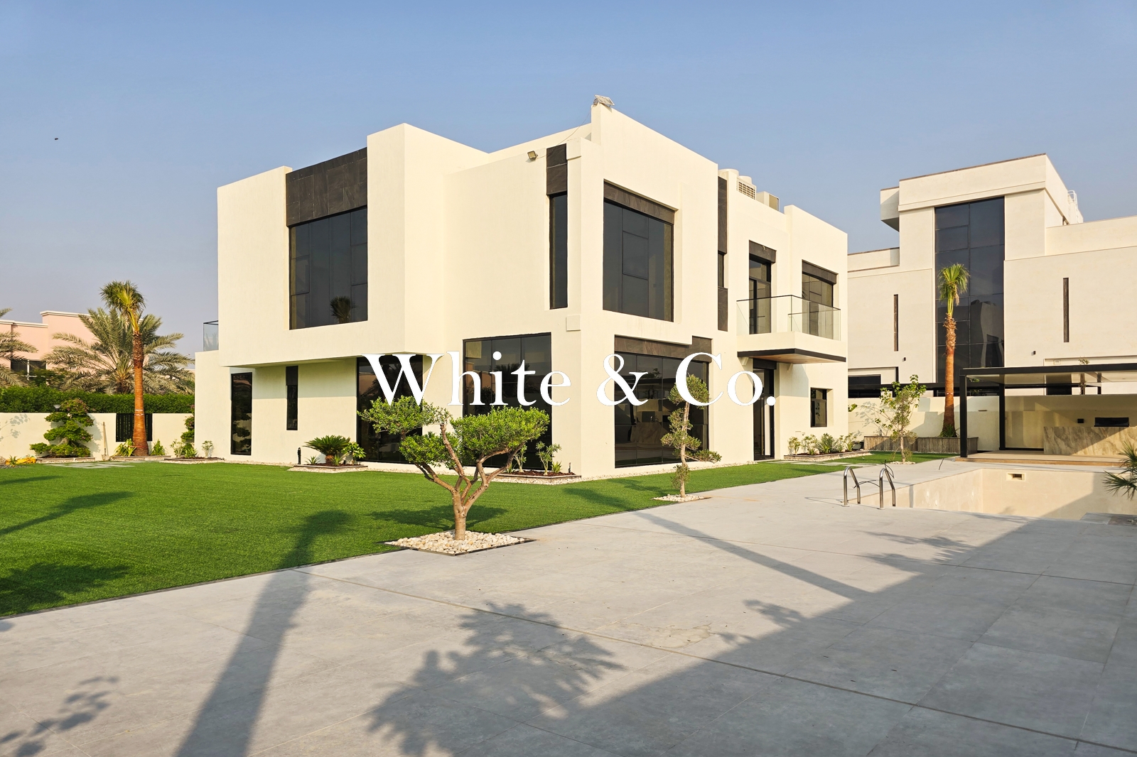 Luxury Villa | Spacious | Upgraded Garden