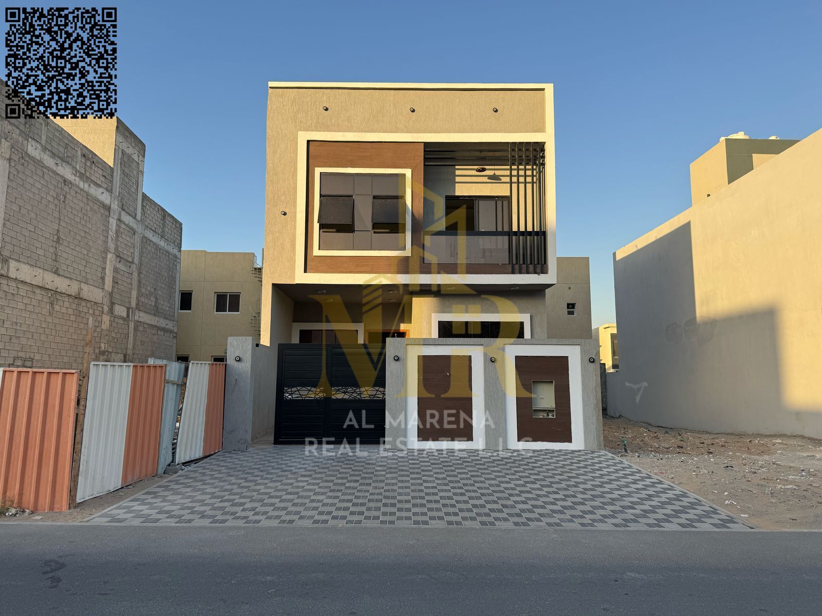 A villa directly from the owner, with personal finishing, on a main street, close to all services. Freehold for all nationalities and without a down p