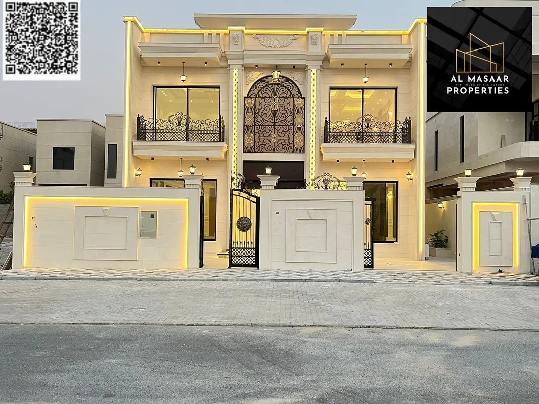 Own a miniature palace of 4,300 square feet, ready for immediate occupancy, at a price including air conditioning, without service fees, and freehold