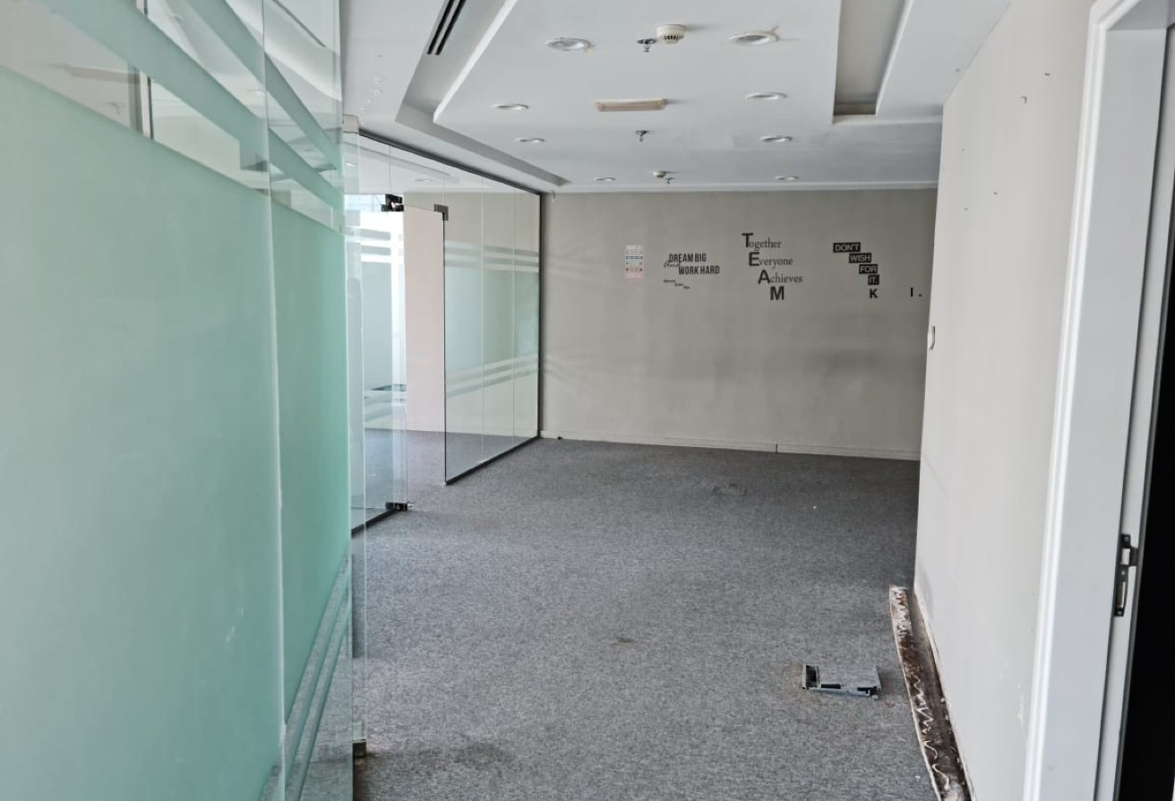 Prime Office | Vacant | Canal View