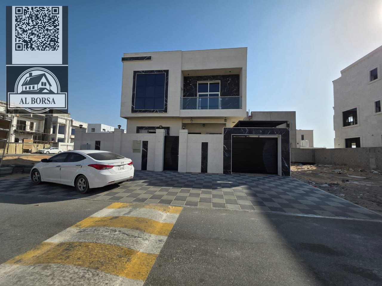 Villa for rent consisting of five master bedrooms and a maid's room in Al-Amirah