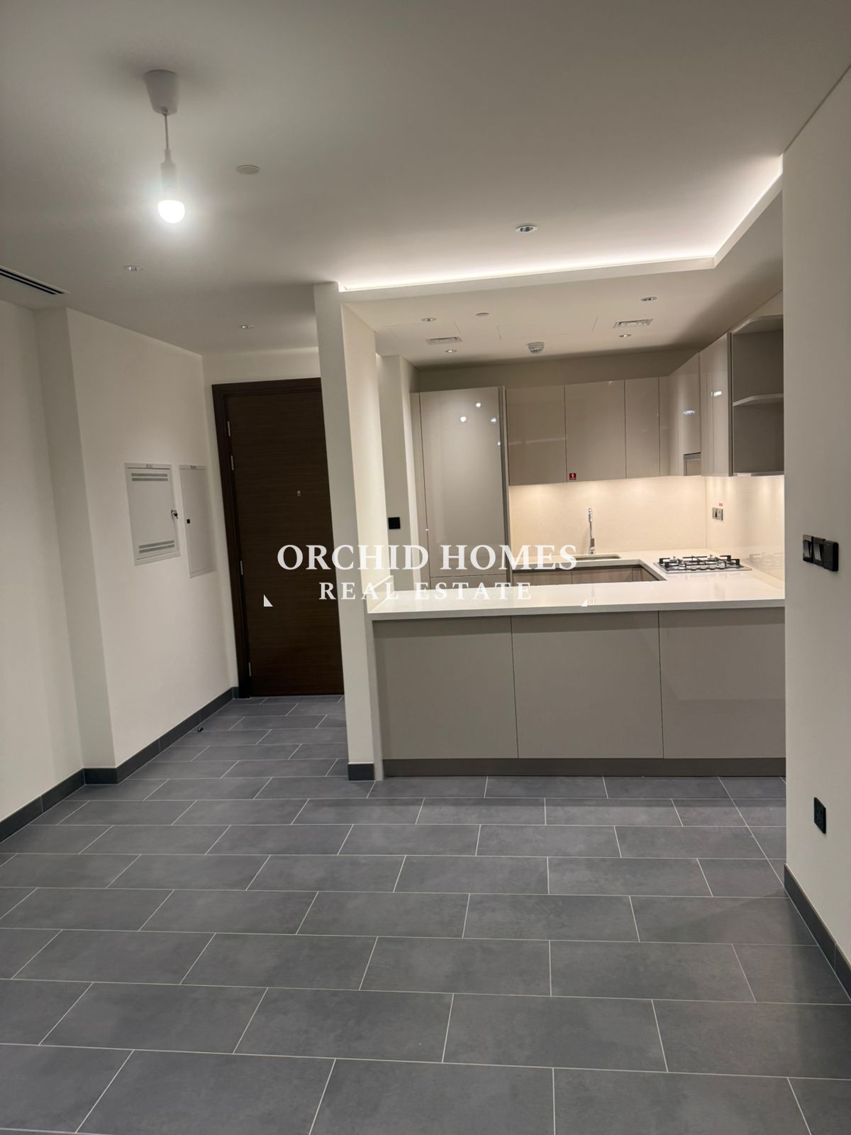 Panoramic Creek & Skyline Views | Great Investment Deal | Prime Location