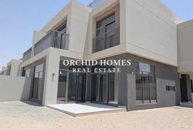 Elegant Semi-Detached Villa | Single Row | Spacious Layout