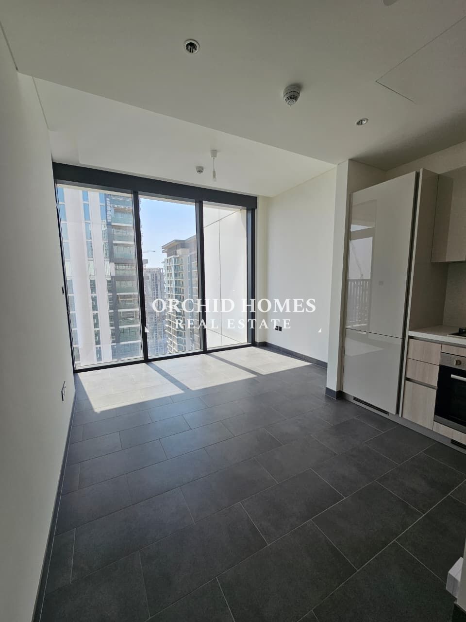 Vacant | Spacious 1 BHK | Luxury Living | High Floor