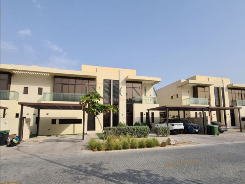 Ready To Move with Garden Near Park Spacious