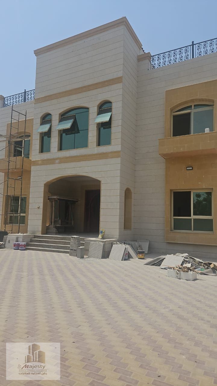 Villa for sale in Sharjah, Al Hooshi area, at a bargain price