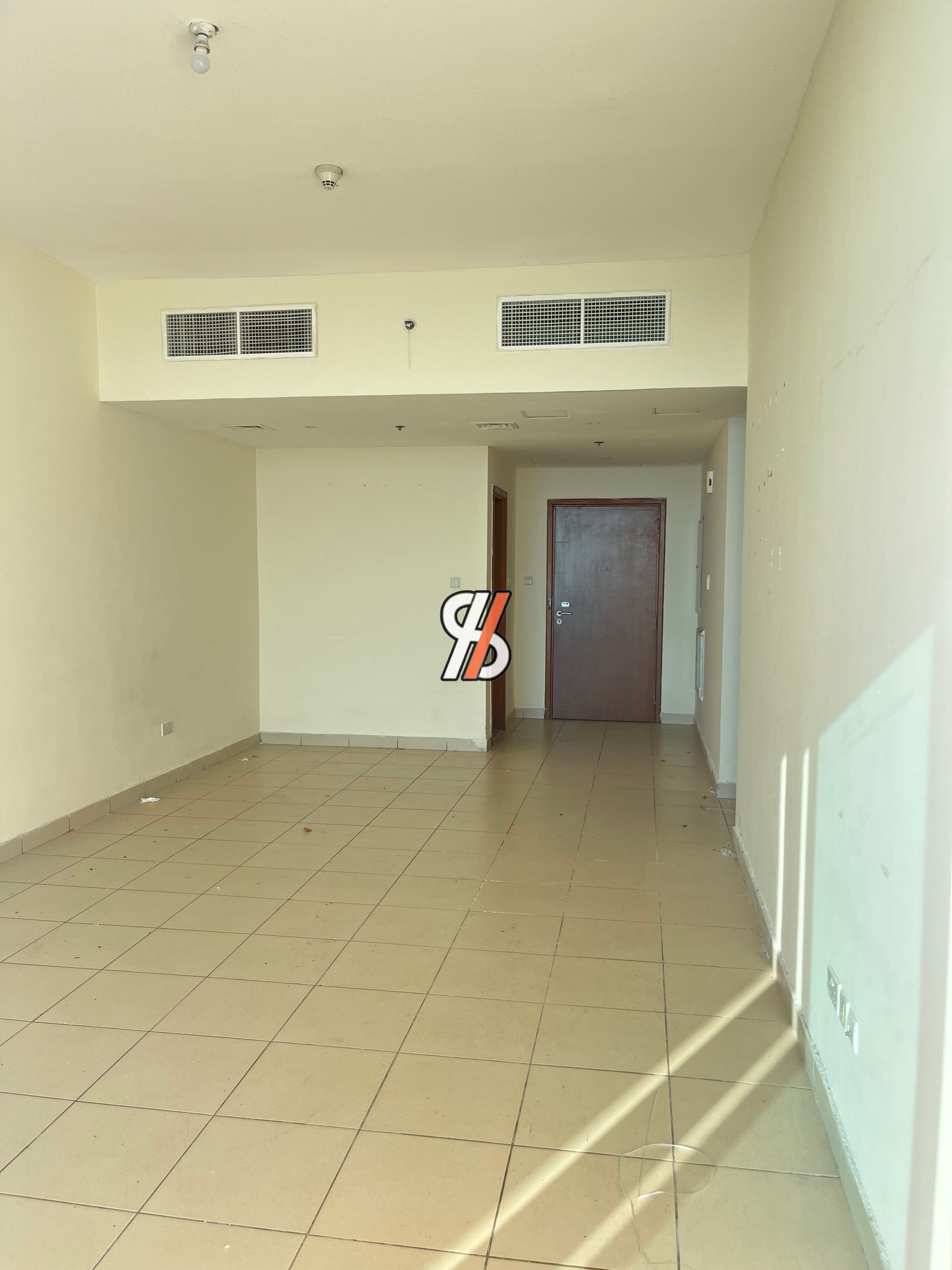 3bedrom apartment yearly basis in Ajman one tower