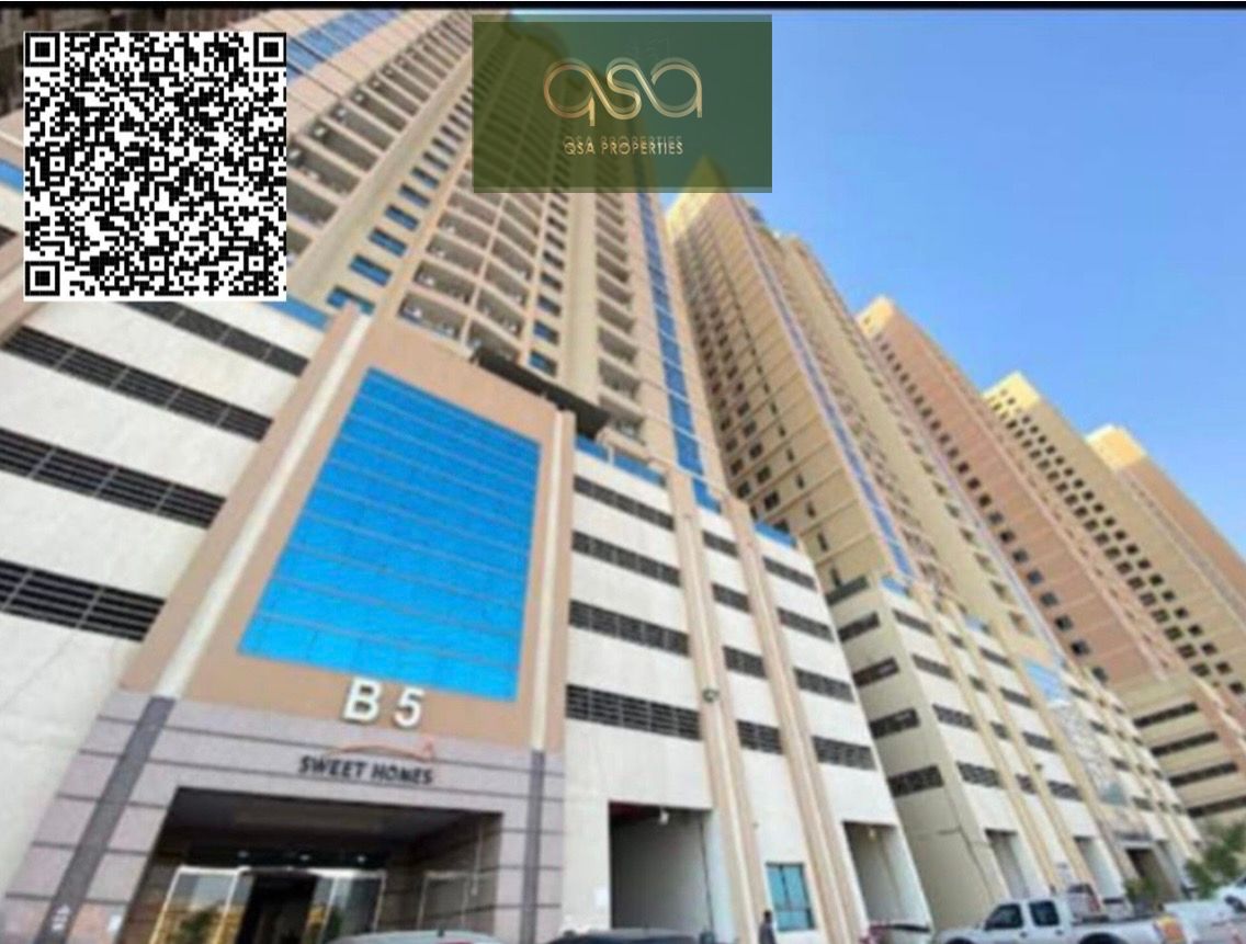 Spacious 4BHK with three Bathrooms Apartment Avilable For Rent Paradise lake tower b5