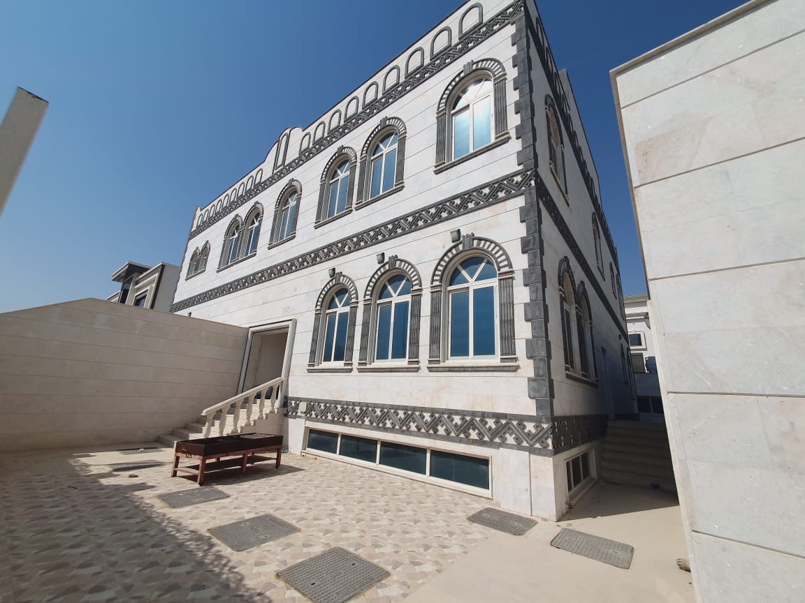 Luxury 8bhk villa seprat hall