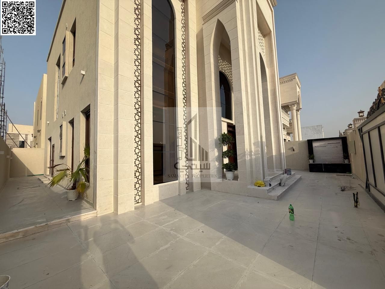 Villa for Sale in Al-Haliyo Area Features: • 5 Master Bedrooms • Majlis with Bathroom • Living Room with Bathroom • Main Kitchen • Maid's Room
