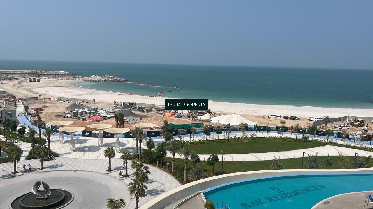Luxury Full Seaview Apartment in Bay Residences.