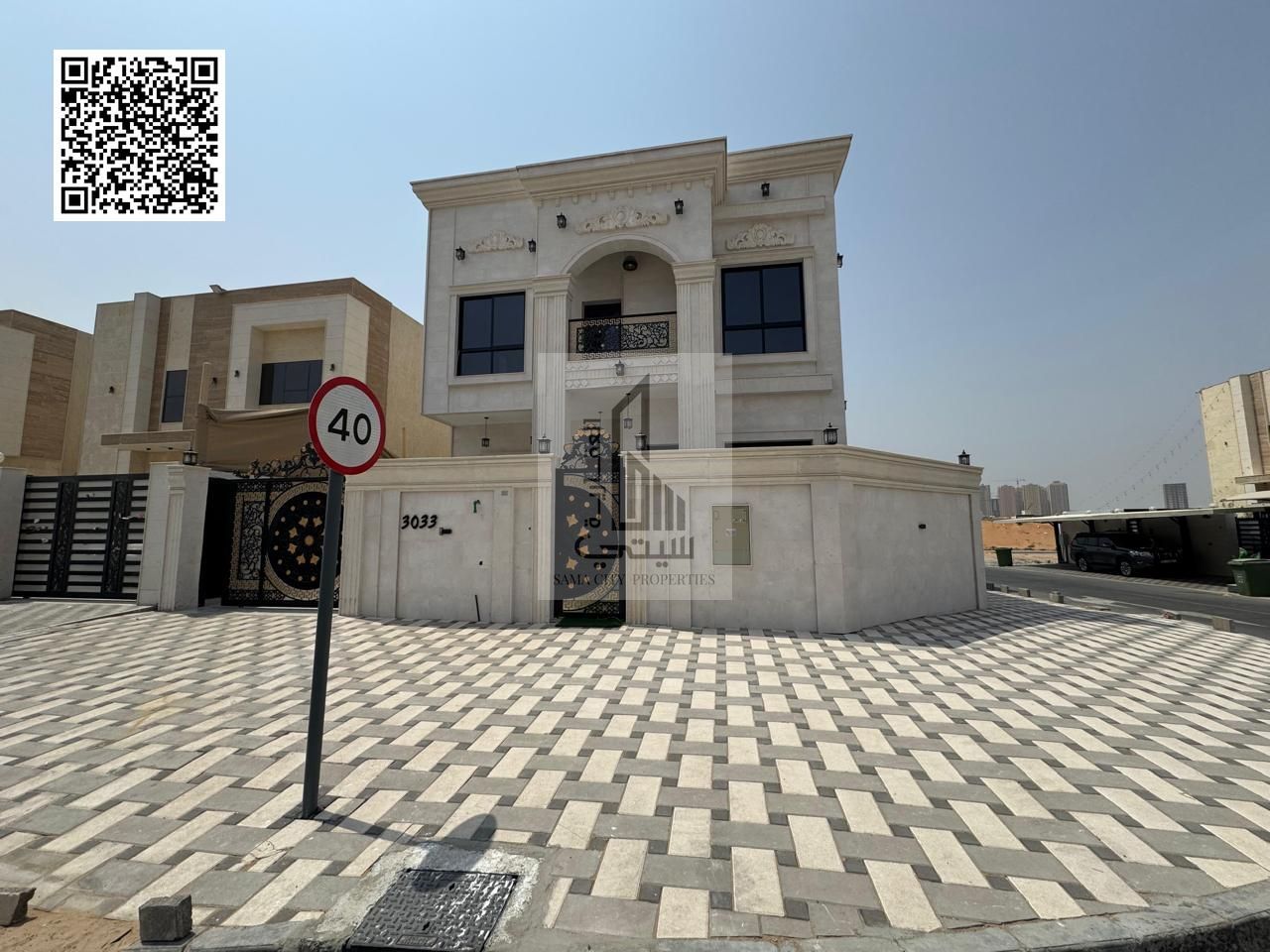 Classic corner villa with a roof, 7 master bedrooms