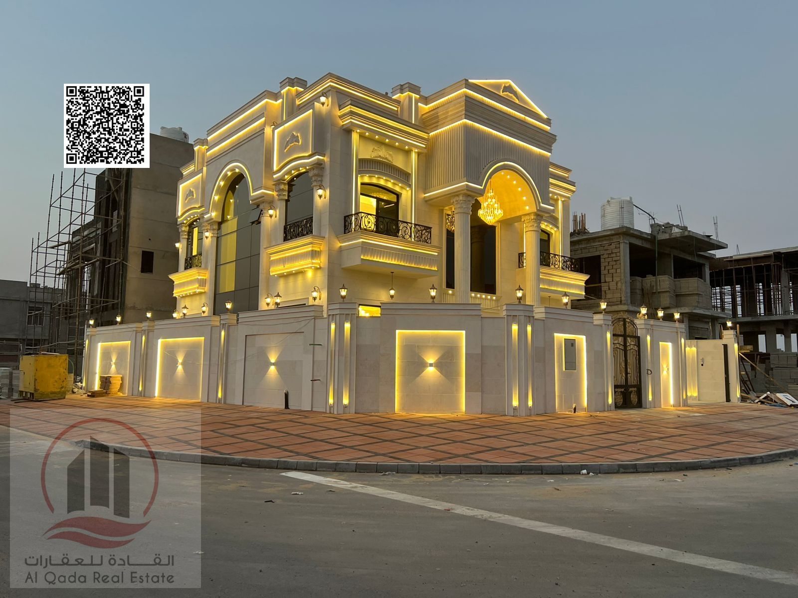 Corner villa for sale in Al Helio area, Ajman. Classic design. Price includes registration fees. (5 master bedrooms, majlis, living room, and maid's r