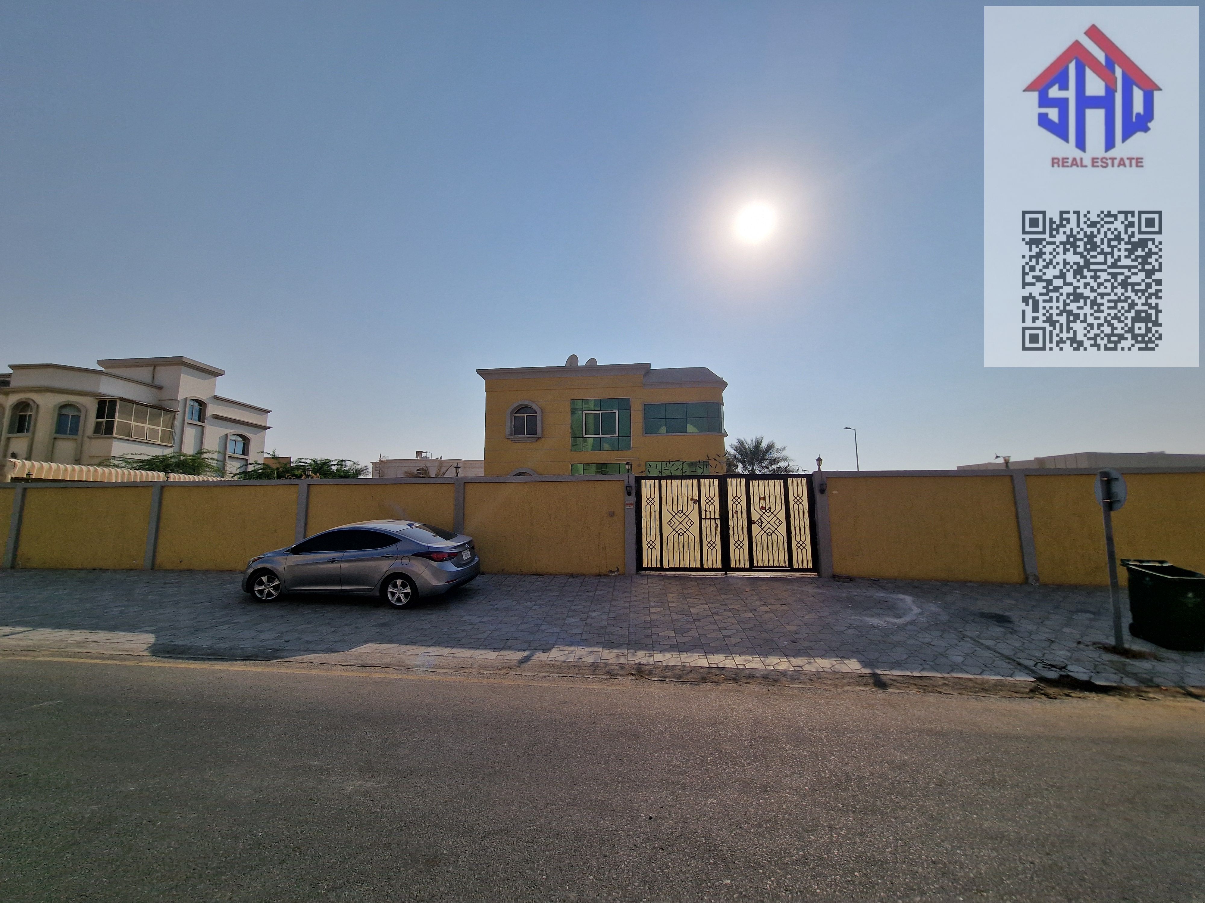Corner villa for rent, 6 bedrooms, majlis, 2 living rooms, maid's room, and garden inside the villa.
