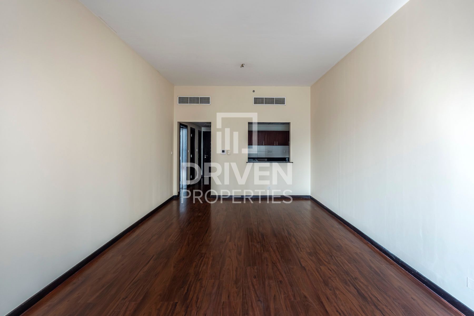 Ready to Move in | Near to Metro | Elegant Unit