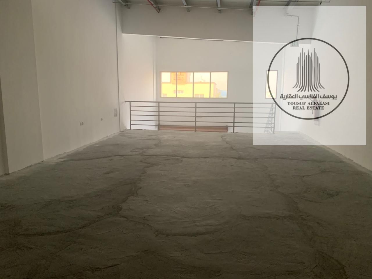 Warehouse on a main street, 2300 feet | 22 kW electricity.