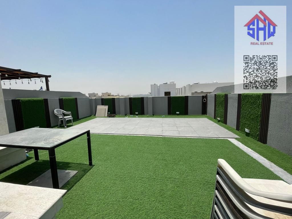 Townhouse for sale, including water, electricity, and air conditioning, with some furnishings. 4 bedrooms, living room, majlis, and maid's room.